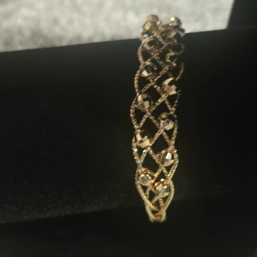 22kgp Elegant Gold-Tone Bracelet